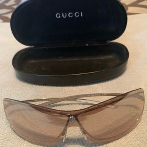 Gucci Sunglasses Gold Frame GG1711S